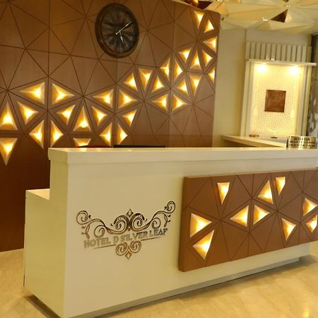 Hotel D Silverleaf Лакнау Екстериор снимка
