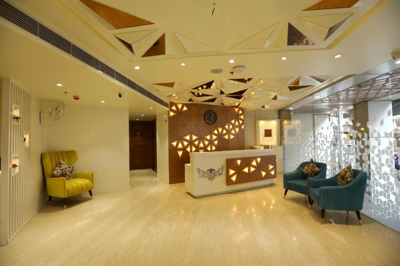 Hotel D Silverleaf Лакнау Екстериор снимка